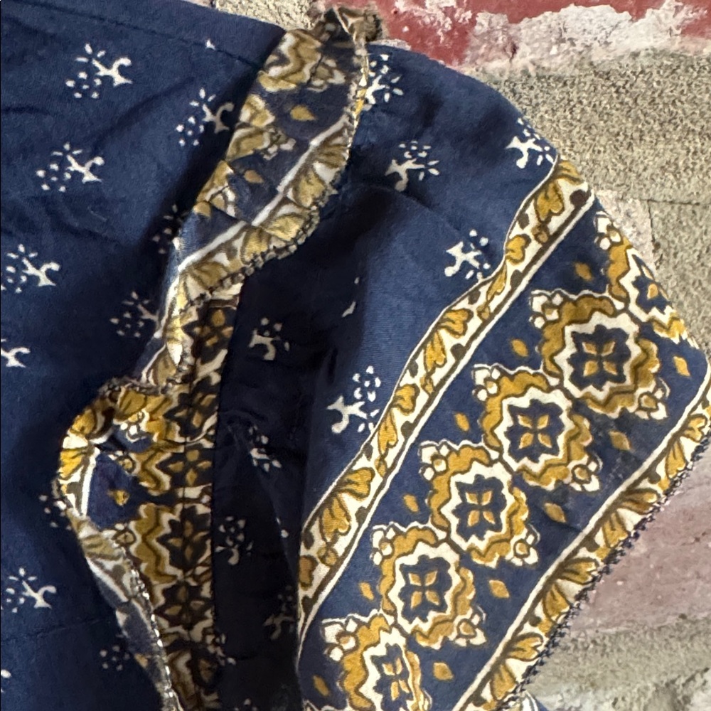 Beautiful Dress in Navy and Gold—get ready for compliments! - Picture 15 of 15